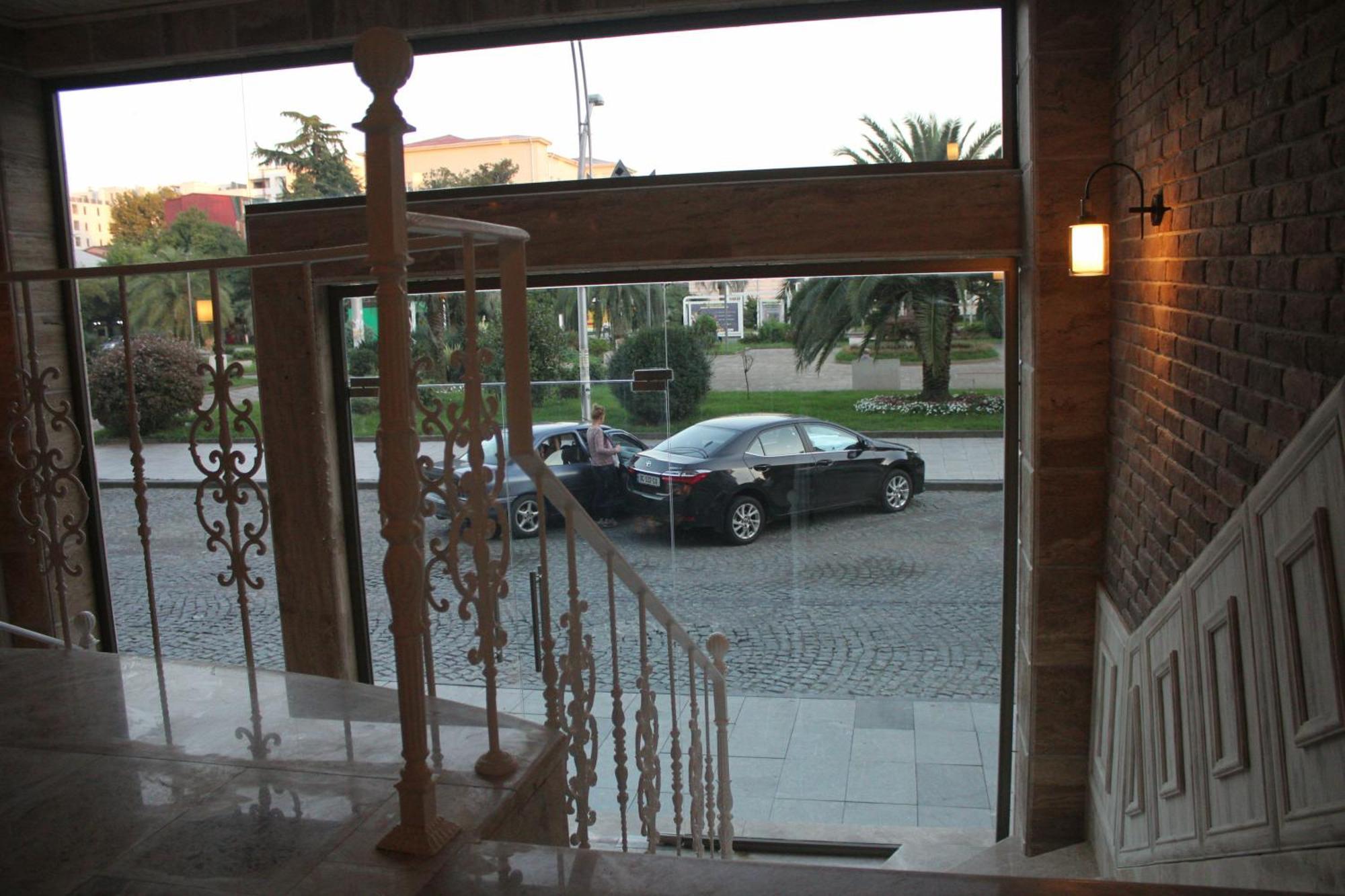 Melini Boutique Hotel Batumi Kültér fotó
